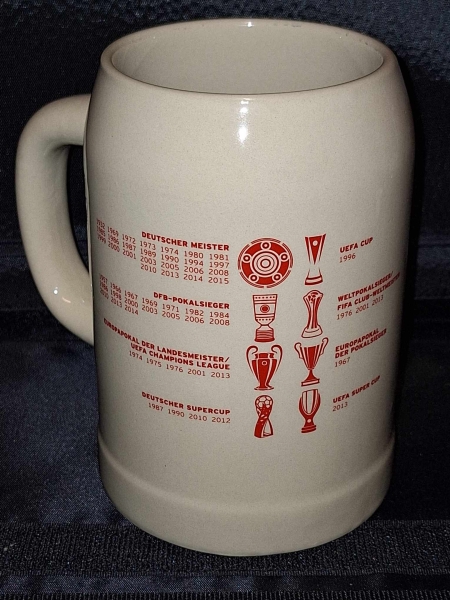 FC Bayern Erfolge Fan Krug 0,5l Füllmenge